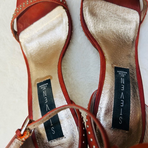 Beautiful Steven Madden heels shoes, size 7, orange, heel 5” - Picture 6 of 15